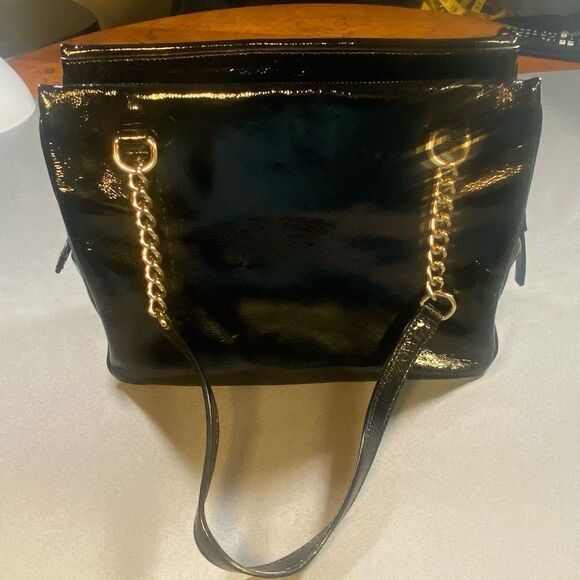 Kate Spade Black Patent Leather Tote with Gold Chain for any occasion - Picture 8 of 16